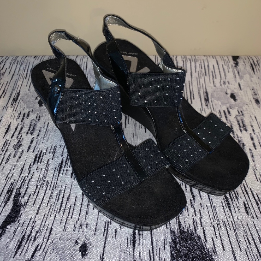 Anne Klein Yestin 9M Wedge Platform Sandals